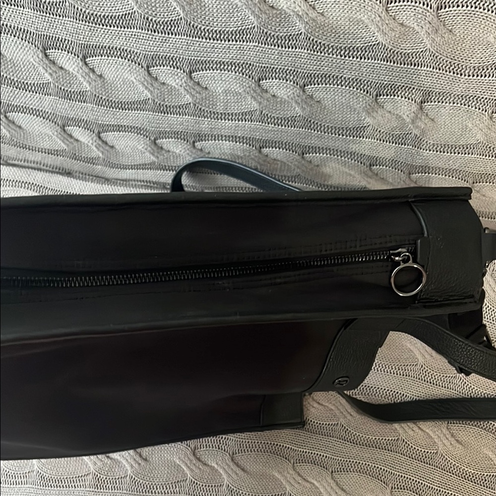 Lululemon Athletica Black Crossbody Bag Minimalist Design - Picture 10 of 14
